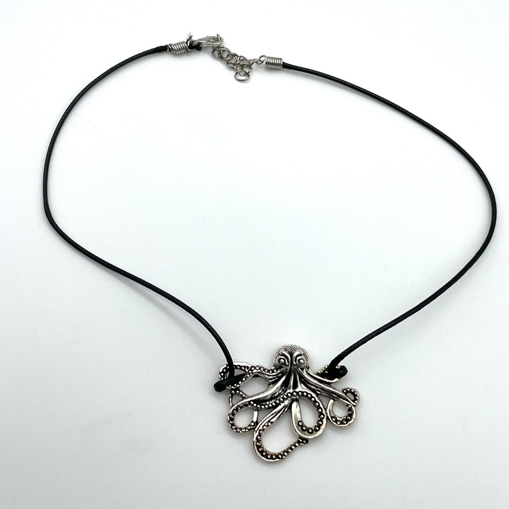 Octopus charm necklace 🐙